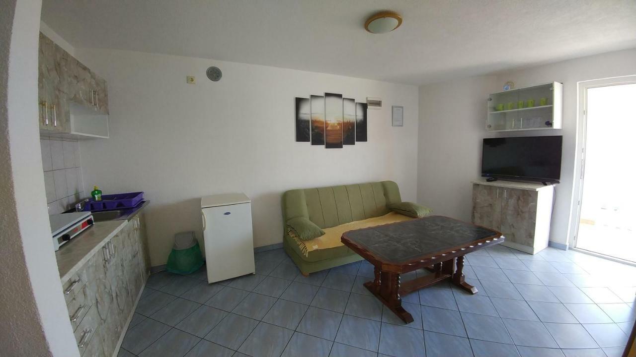 Apartment Ayla Vir